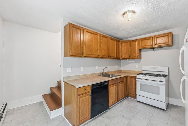 7 Berry Road, Nottingham, NH 03290