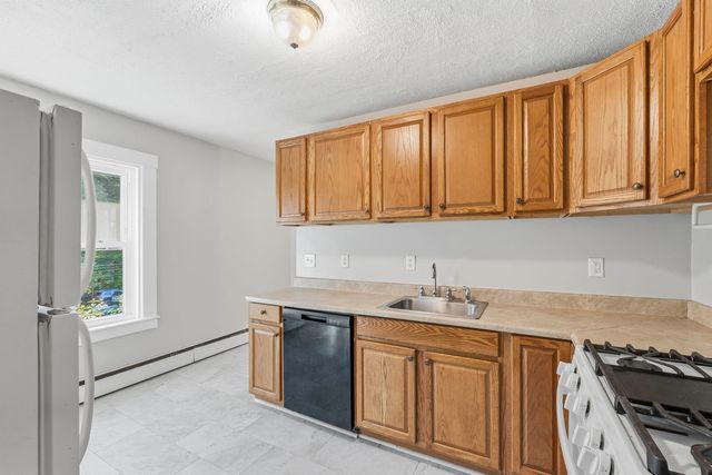 7 Berry Road, Nottingham, NH 03290