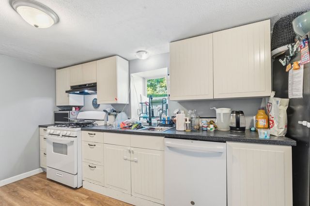 7 Berry Road, Nottingham, NH 03290
