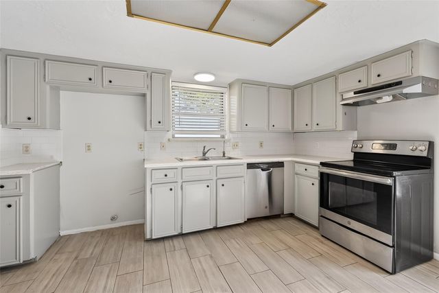 14035 Utopia Drive, Sugar Land, TX 77498