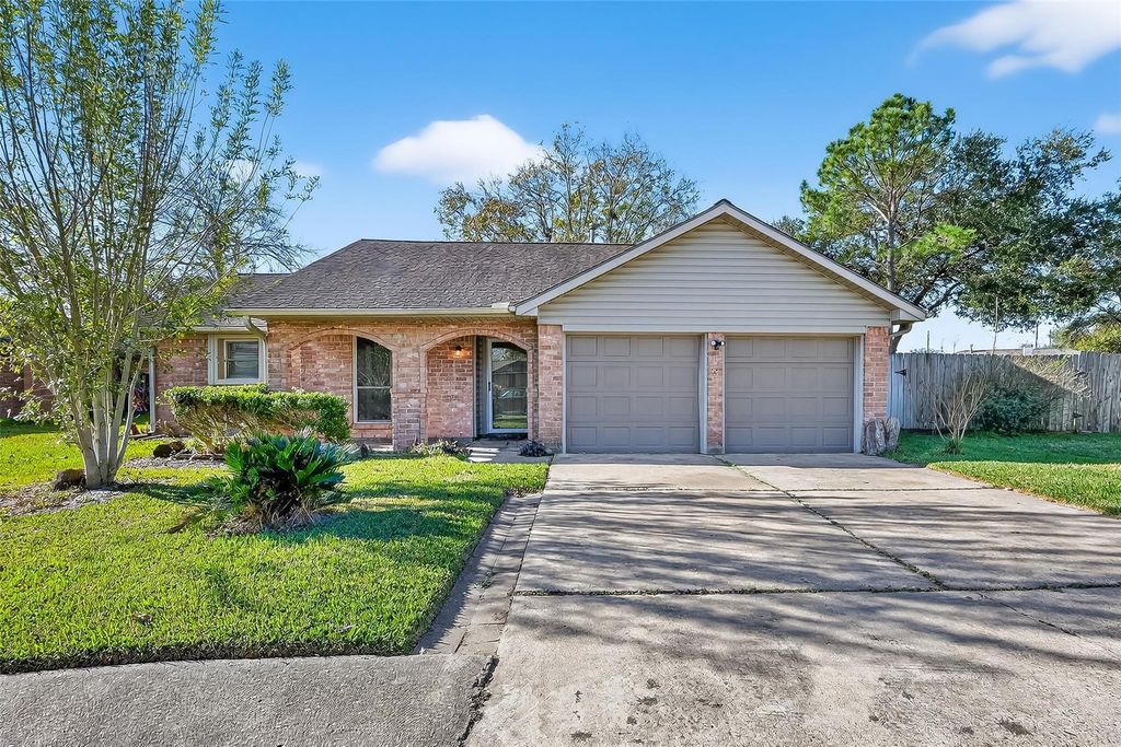 14035 Utopia Drive, Sugar Land, TX 77498
