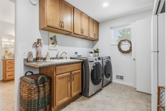 1021 Donnington Terrace, Kalamazoo, MI 49006