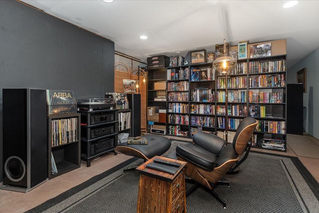 1021 Donnington Terrace, Kalamazoo, MI 49006