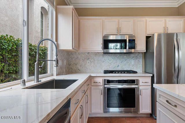 11805 Catania Court, Moorpark, CA 93021