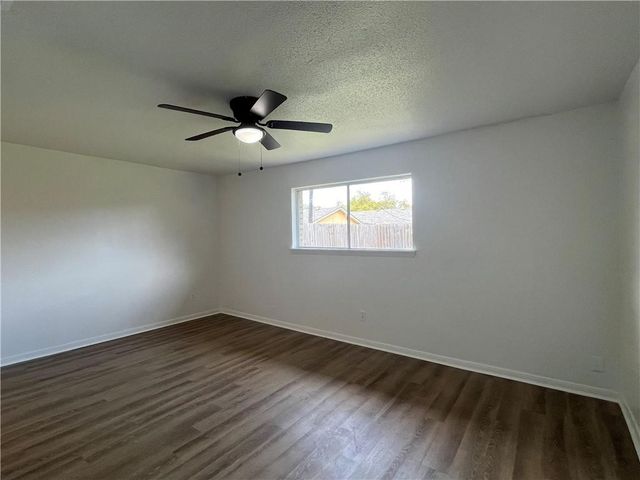 3406 Crestoak Dr, Corpus Christi, TX 78415
