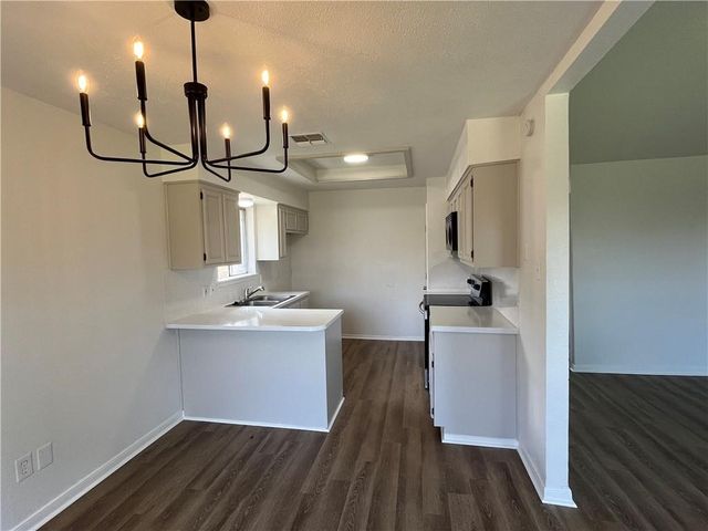 3406 Crestoak Dr, Corpus Christi, TX 78415