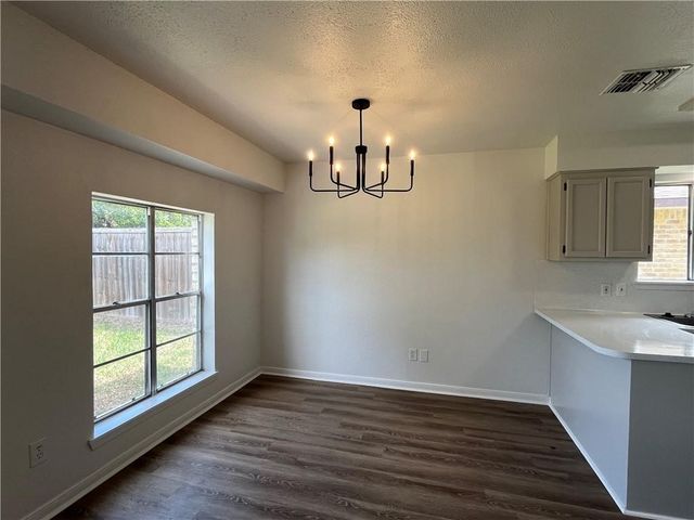 3406 Crestoak Dr, Corpus Christi, TX 78415