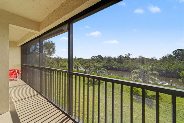 1702 SEASCAPE CIRCLE 203, Tarpon Springs, FL 34689