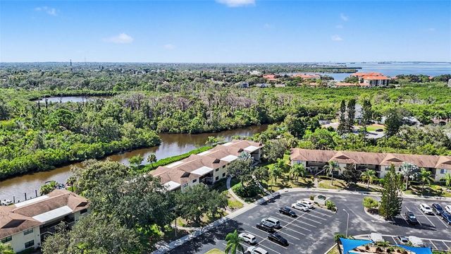 1702 SEASCAPE CIRCLE 203, Tarpon Springs, FL 34689