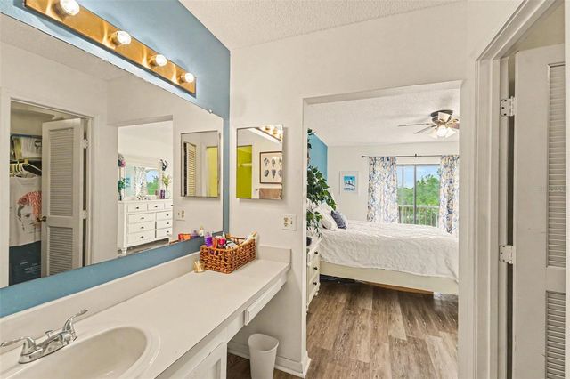 1702 SEASCAPE CIRCLE 203, Tarpon Springs, FL 34689