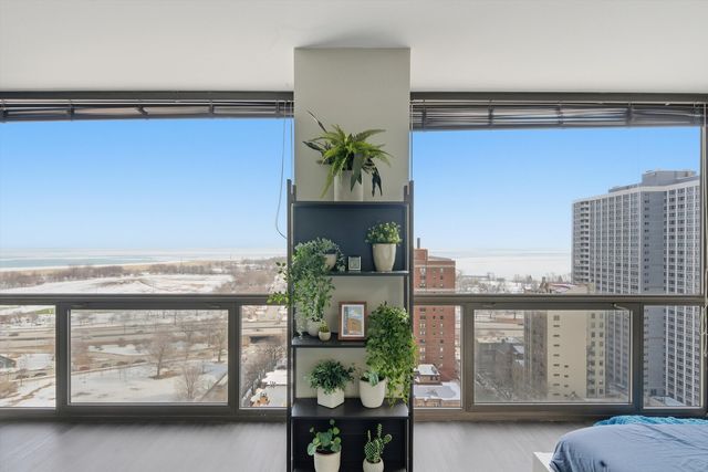 4343 N Clarendon Avenue 2210, Chicago, IL 60613