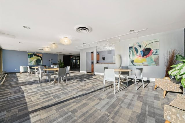 4343 N Clarendon Avenue 2210, Chicago, IL 60613