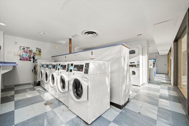 4343 N Clarendon Avenue 2210, Chicago, IL 60613