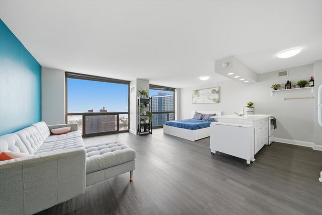 4343 N Clarendon Avenue 2210, Chicago, IL 60613