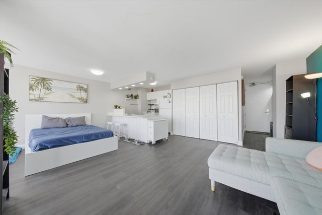 4343 N Clarendon Avenue 2210, Chicago, IL 60613