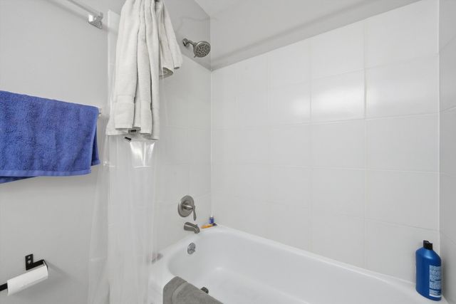 4343 N Clarendon Avenue 2210, Chicago, IL 60613