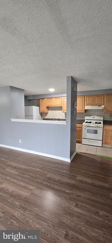 96 KENWOOD DR, Sicklerville, NJ 08081