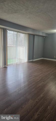 96 KENWOOD DR, Sicklerville, NJ 08081