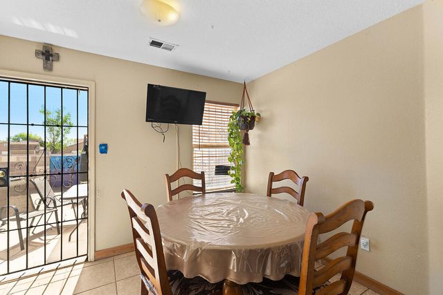 1932 Desert Breeze Drive SW, Albuquerque, NM 87121