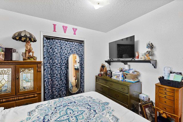 1932 Desert Breeze Drive SW, Albuquerque, NM 87121