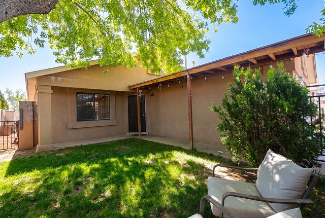 1932 Desert Breeze Drive SW, Albuquerque, NM 87121