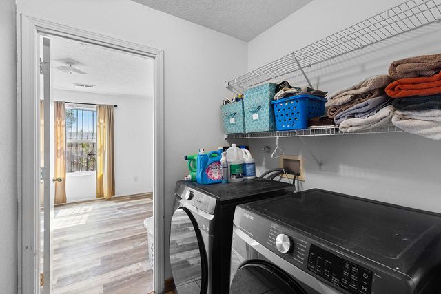 1932 Desert Breeze Drive SW, Albuquerque, NM 87121