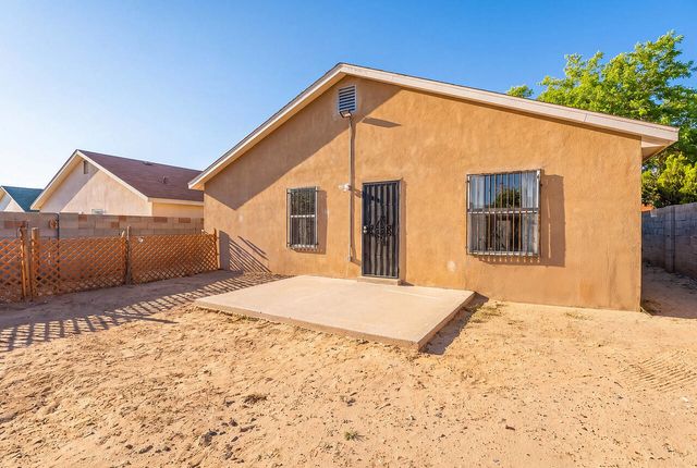 1932 Desert Breeze Drive SW, Albuquerque, NM 87121