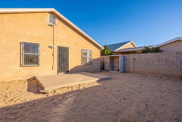 1932 Desert Breeze Drive SW, Albuquerque, NM 87121