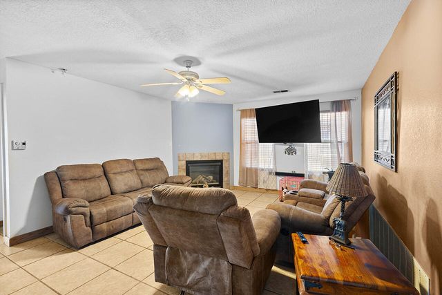 1932 Desert Breeze Drive SW, Albuquerque, NM 87121