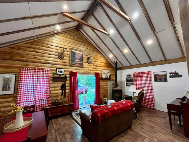 2789 Black Creek Road, Clay City, KY 40312