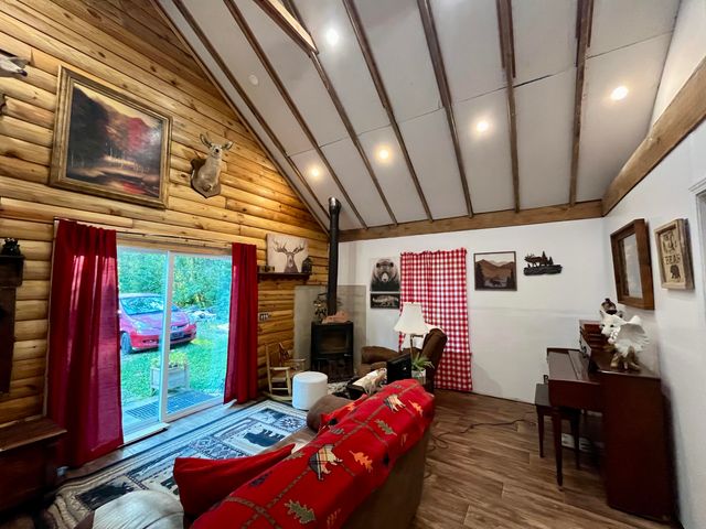 2789 Black Creek Road, Clay City, KY 40312