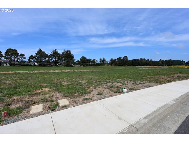 Shearwater Cir 4, Bandon, OR 97411