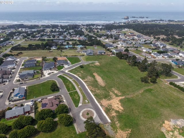 Shearwater Cir 4, Bandon, OR 97411