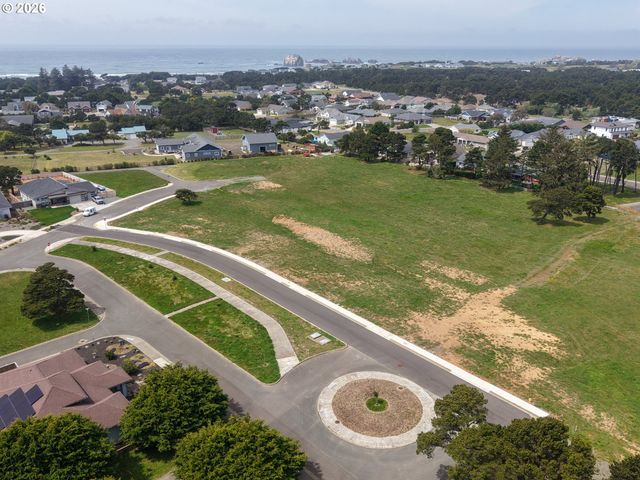 Shearwater Cir 4, Bandon, OR 97411