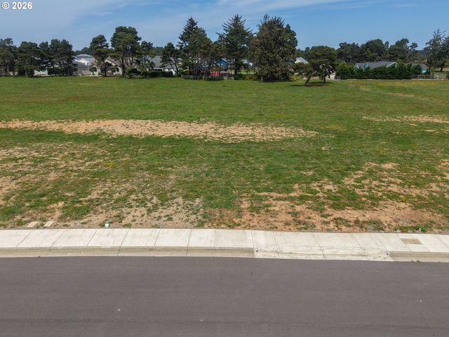 Shearwater Cir 4, Bandon, OR 97411
