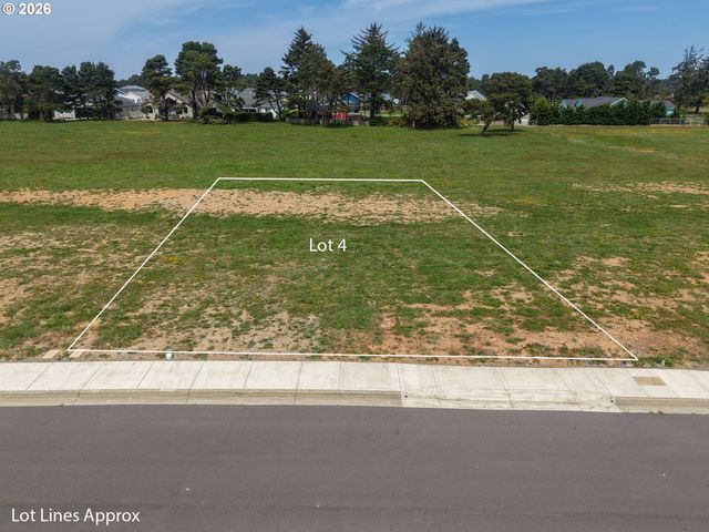 Shearwater Cir 4, Bandon, OR 97411