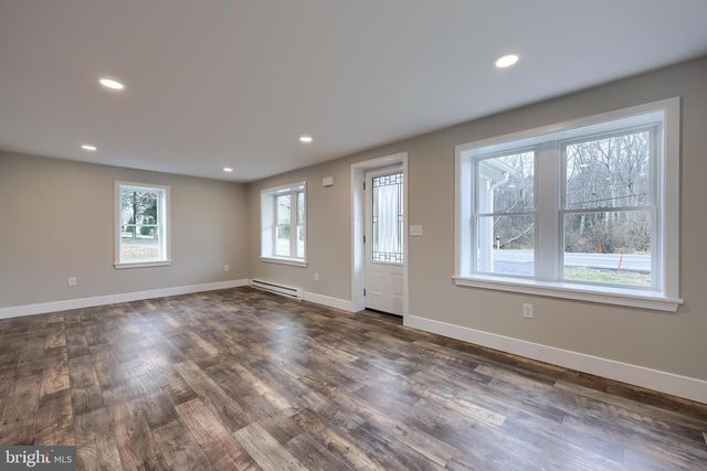 2259 S FORGE RD, Palmyra, PA 17078