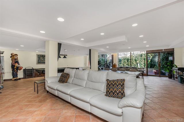 1874 Pelham Parkway S 4A, Bronx, NY 10461