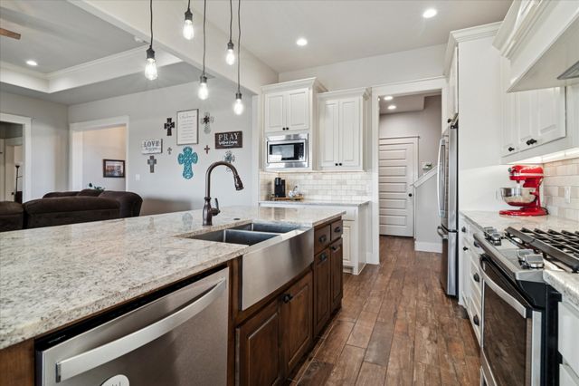 920 Cheyenne Trail, Trenton, TX 75490