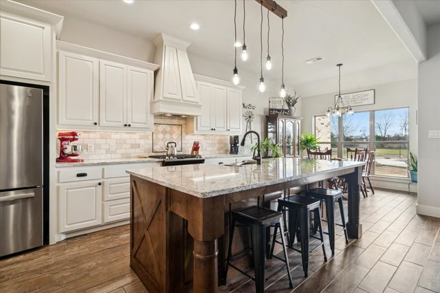 920 Cheyenne Trail, Trenton, TX 75490