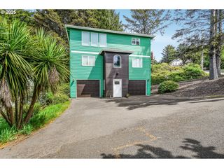 727 Sw BARD Rd, Lincoln City, OR 97367