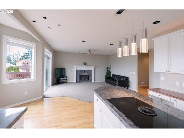 11041 Se HENDERSON Dr, Portland, OR 97266