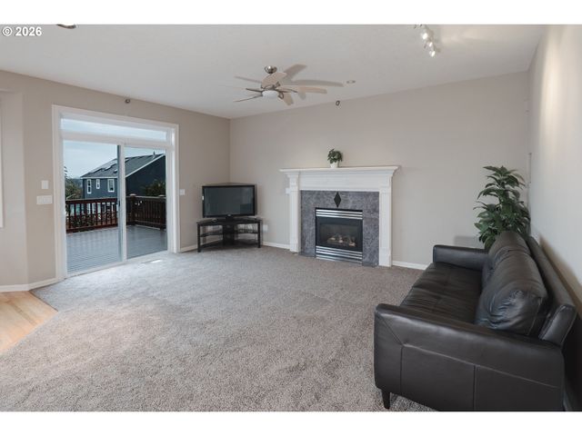 11041 Se HENDERSON Dr, Portland, OR 97266