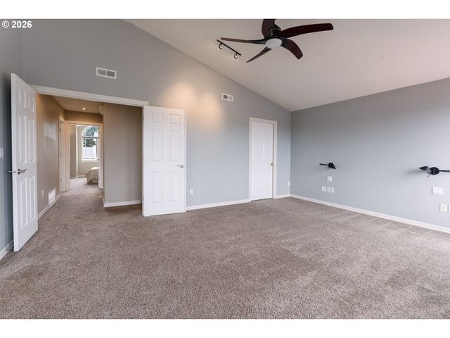 11041 Se HENDERSON Dr, Portland, OR 97266