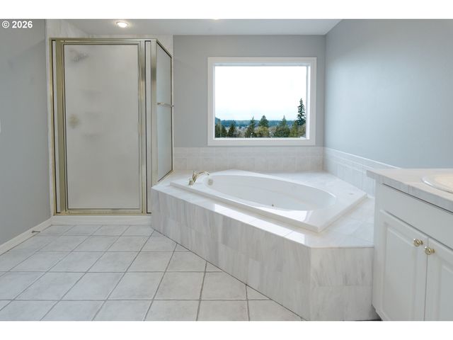 11041 Se HENDERSON Dr, Portland, OR 97266