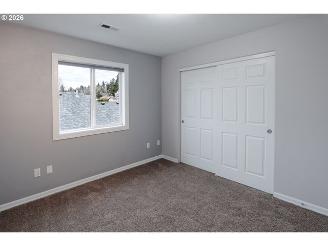 11041 Se HENDERSON Dr, Portland, OR 97266