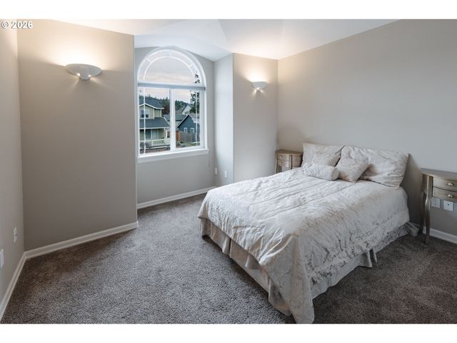 11041 Se HENDERSON Dr, Portland, OR 97266