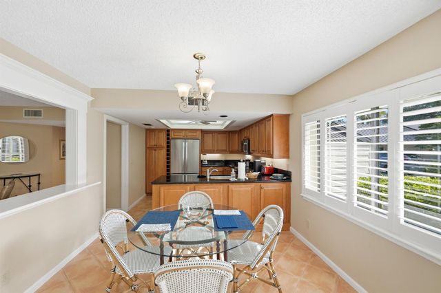 6404 SE Brandywine Court 104, Stuart, FL 34997