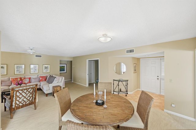 6404 SE Brandywine Court 104, Stuart, FL 34997