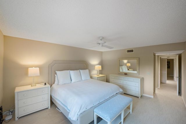 6404 SE Brandywine Court 104, Stuart, FL 34997